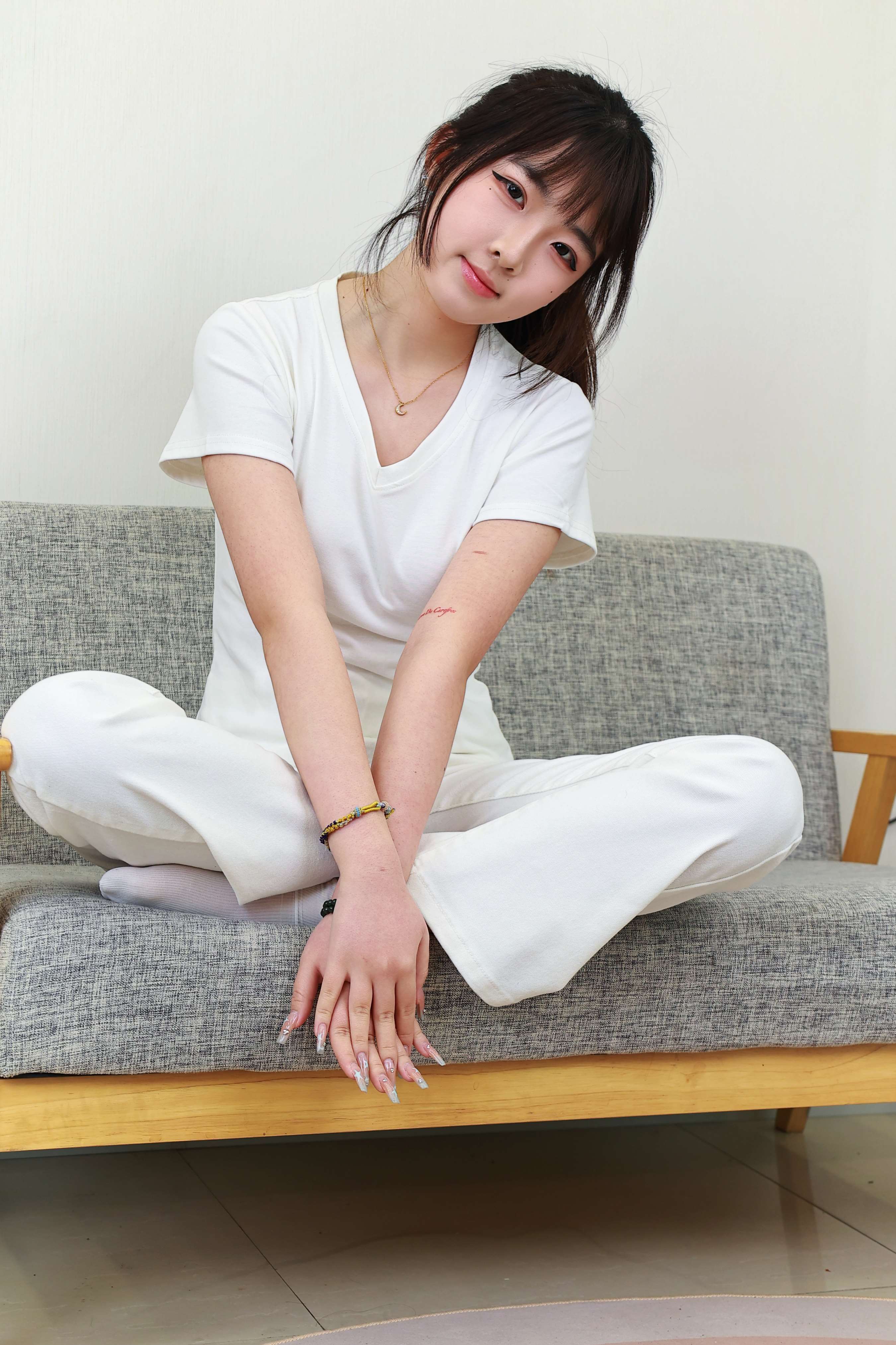 《小代-白色休闲服の棉袜、嫩足》作品图