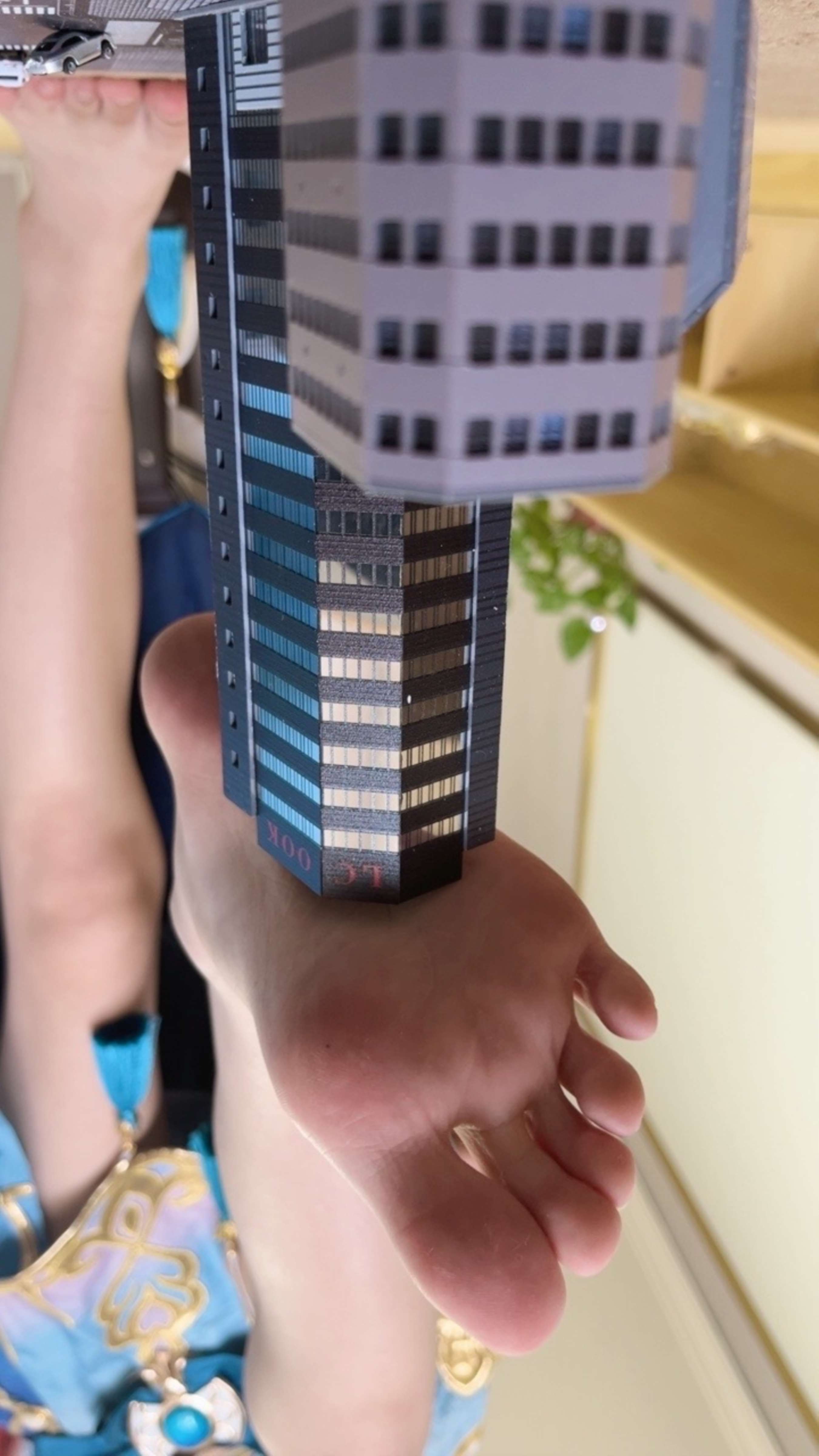 《超美coser妮露小姐姐玉足把玩直拍+tk》作品图