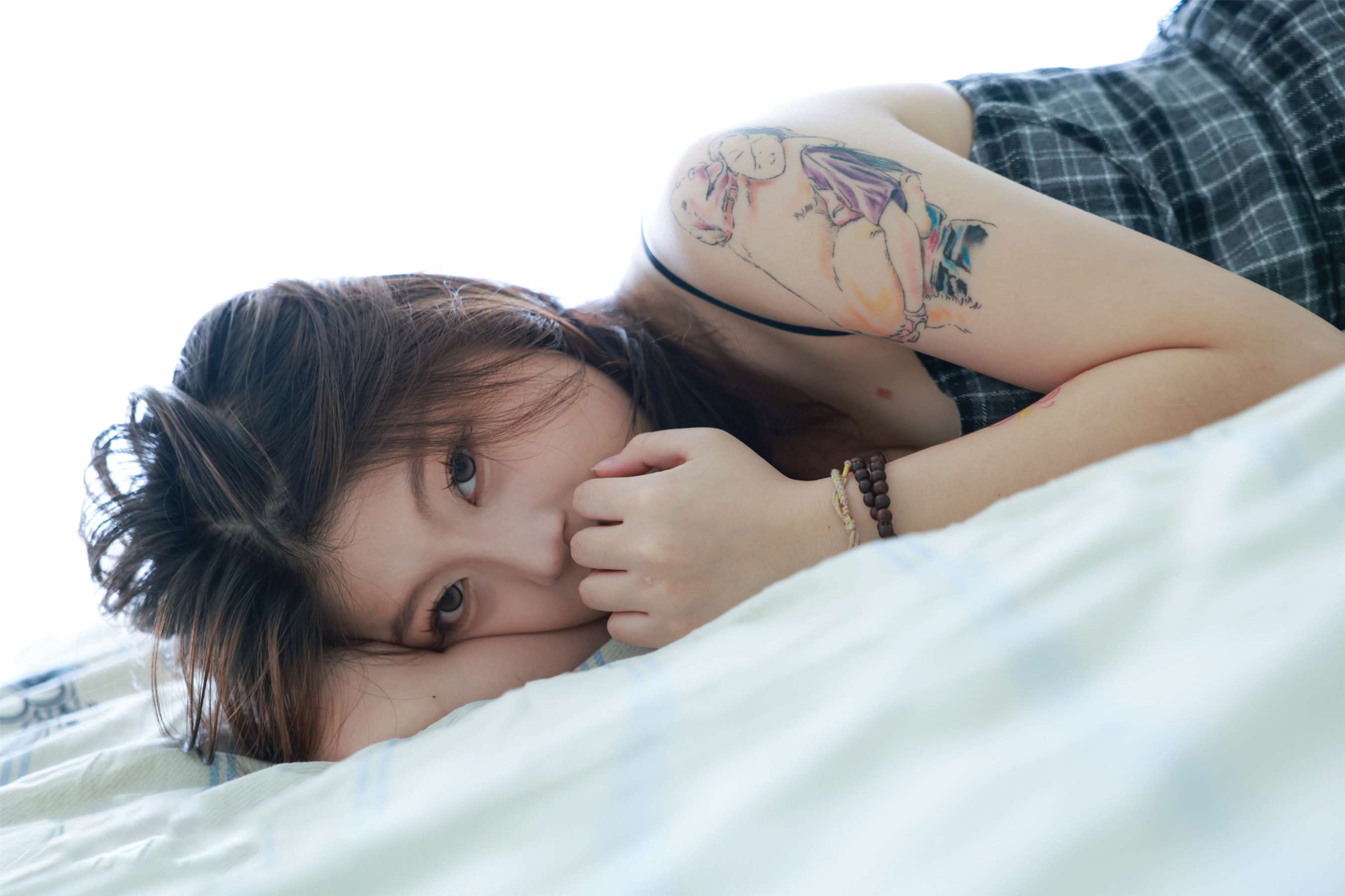 《毛毛 脱棉袜秀嫩足》作品图