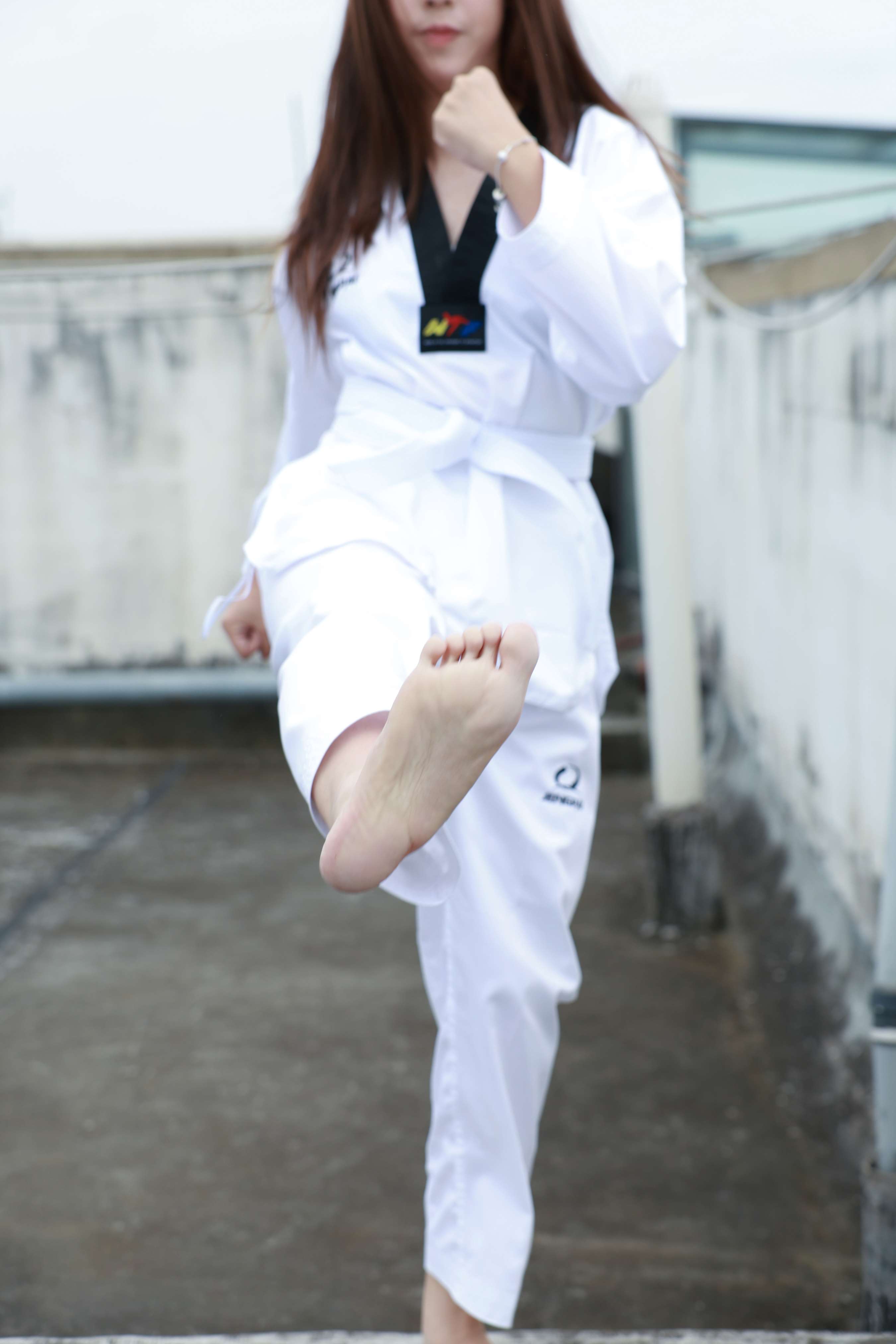 《少女练功服の嫩足》作品图