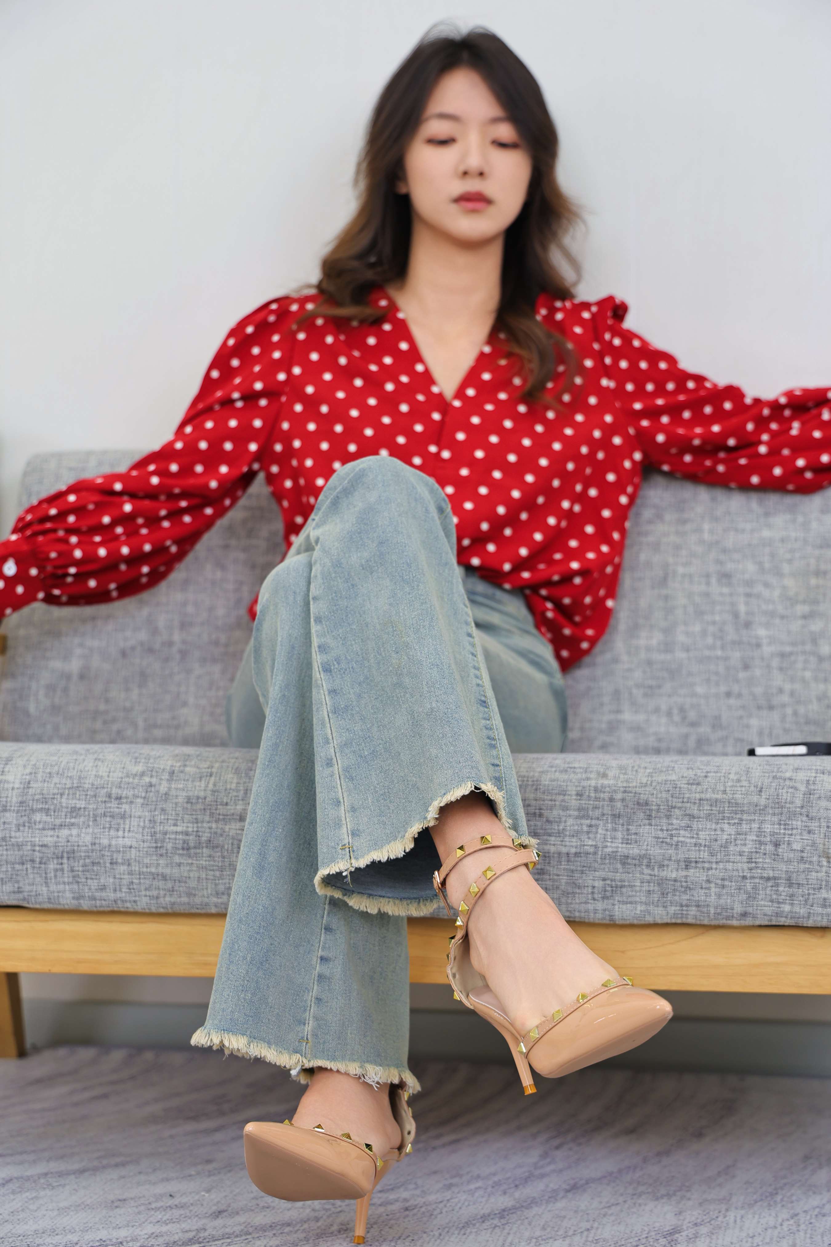 《淇淇 高跟の嫩足》作品图