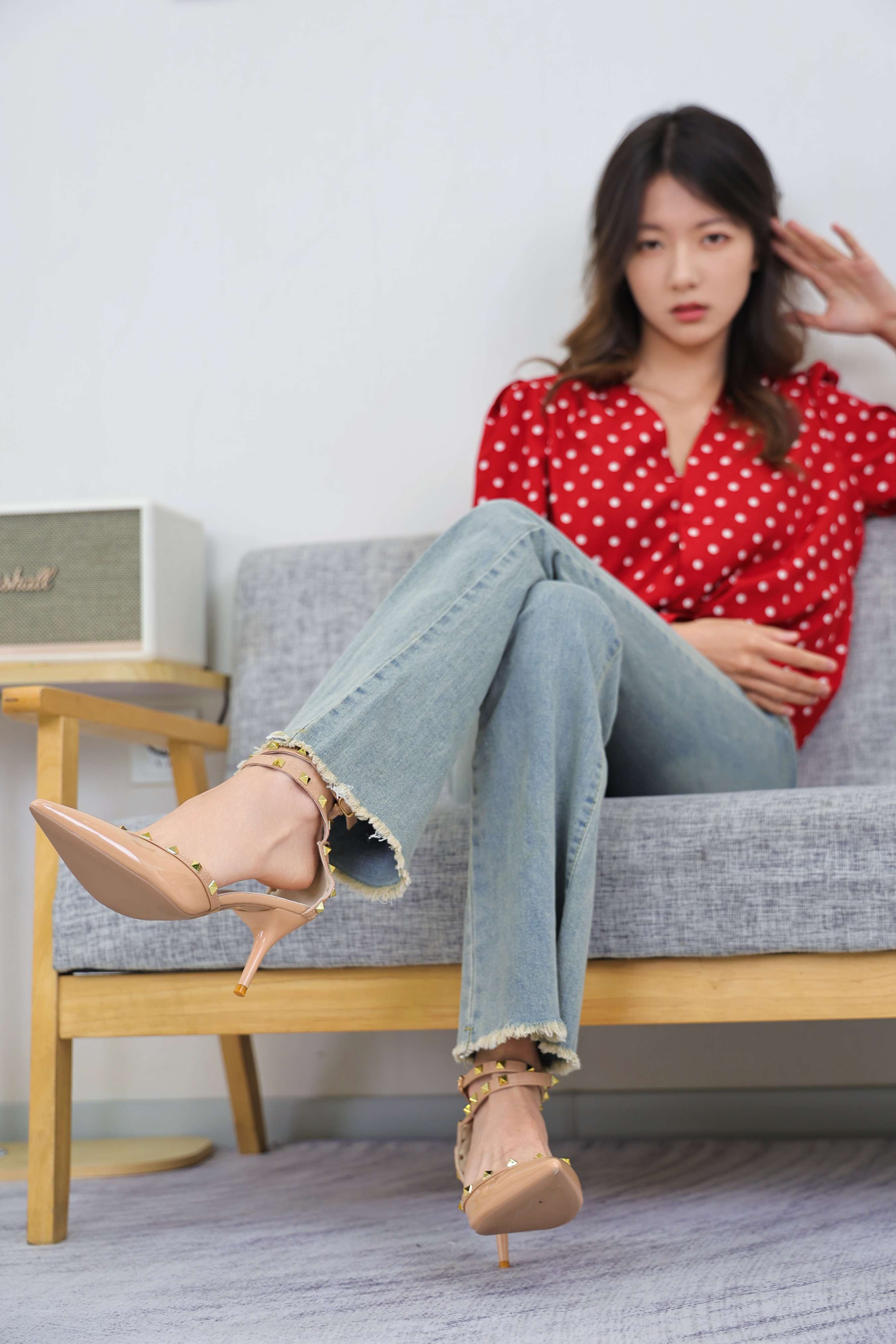 《淇淇 高跟の嫩足》作品图