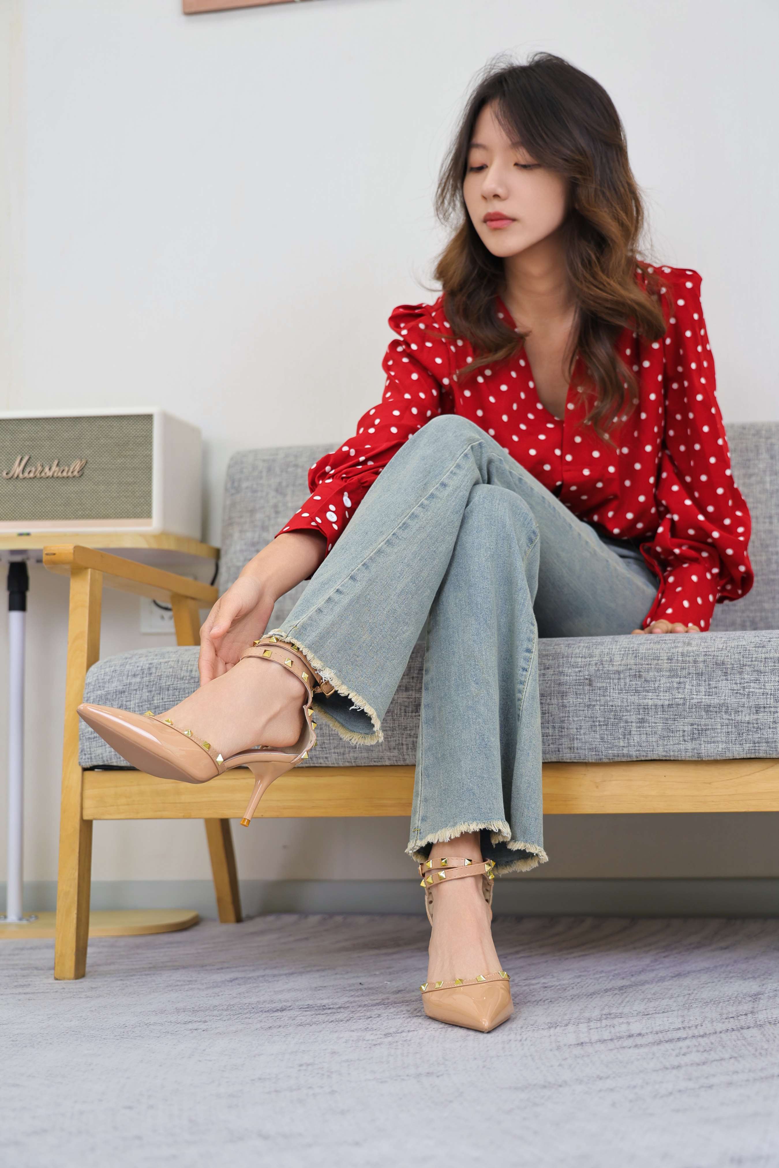 《淇淇 高跟の嫩足》作品图