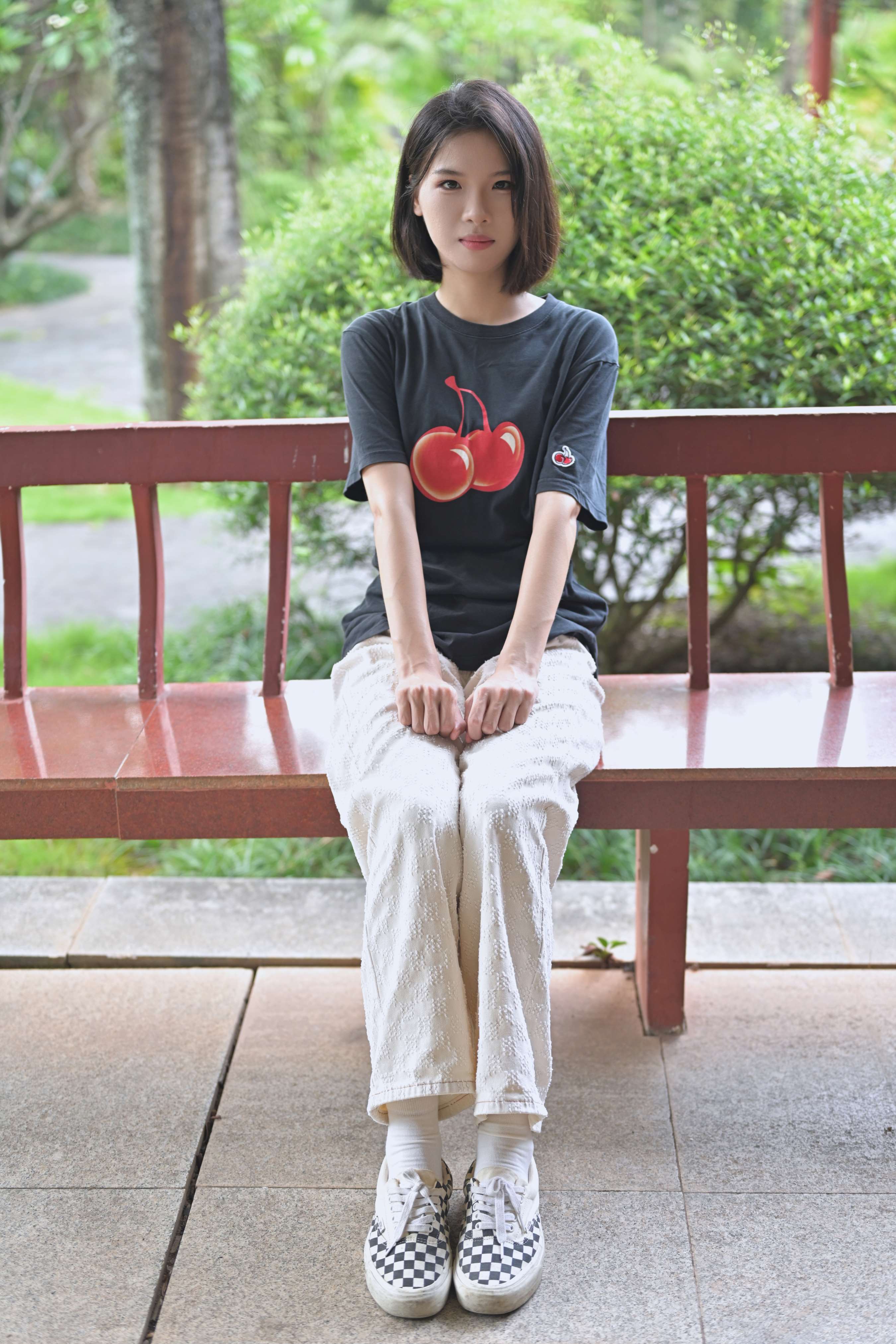 《小姐姐 白棉袜の嫩足》作品图