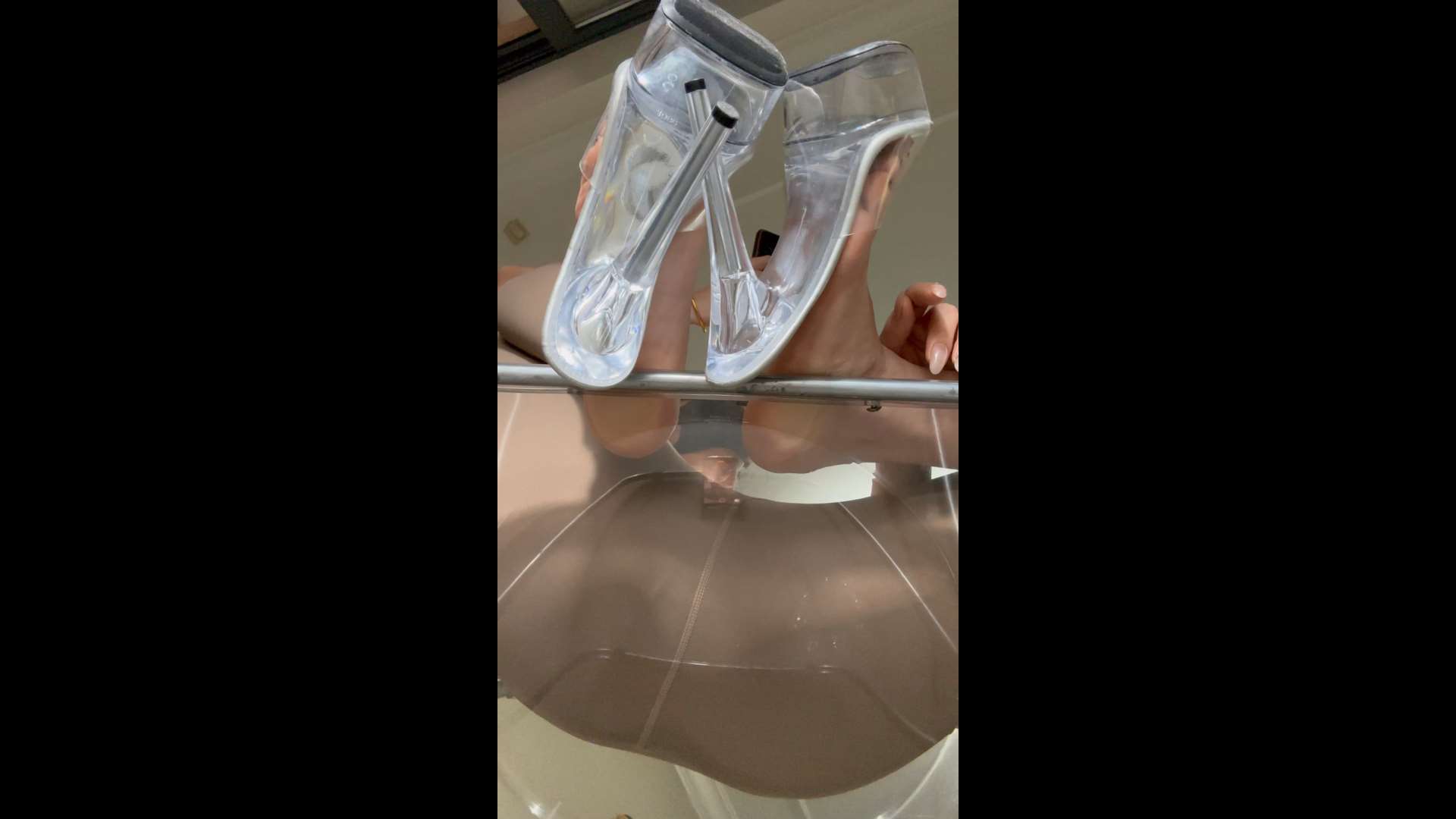 《[视频]孙圆圆-瑜伽裤の高跟嫩足》作品图