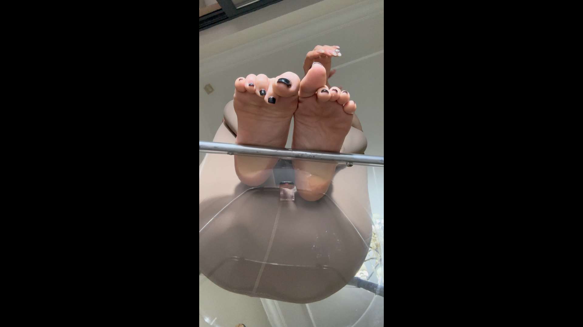 《[视频]孙圆圆-瑜伽裤の高跟嫩足》作品图