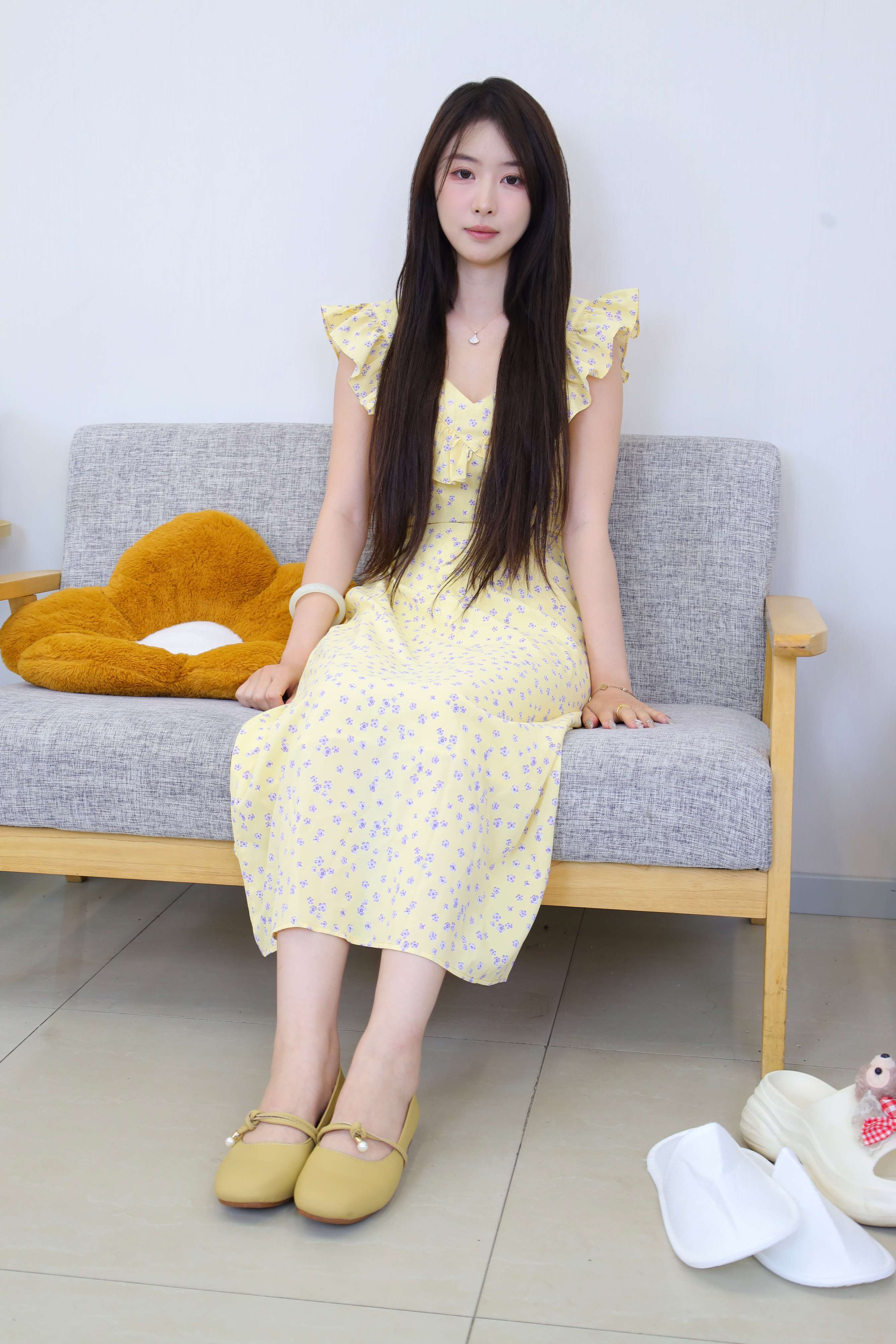 《依依 白棉袜の嫩足》作品图