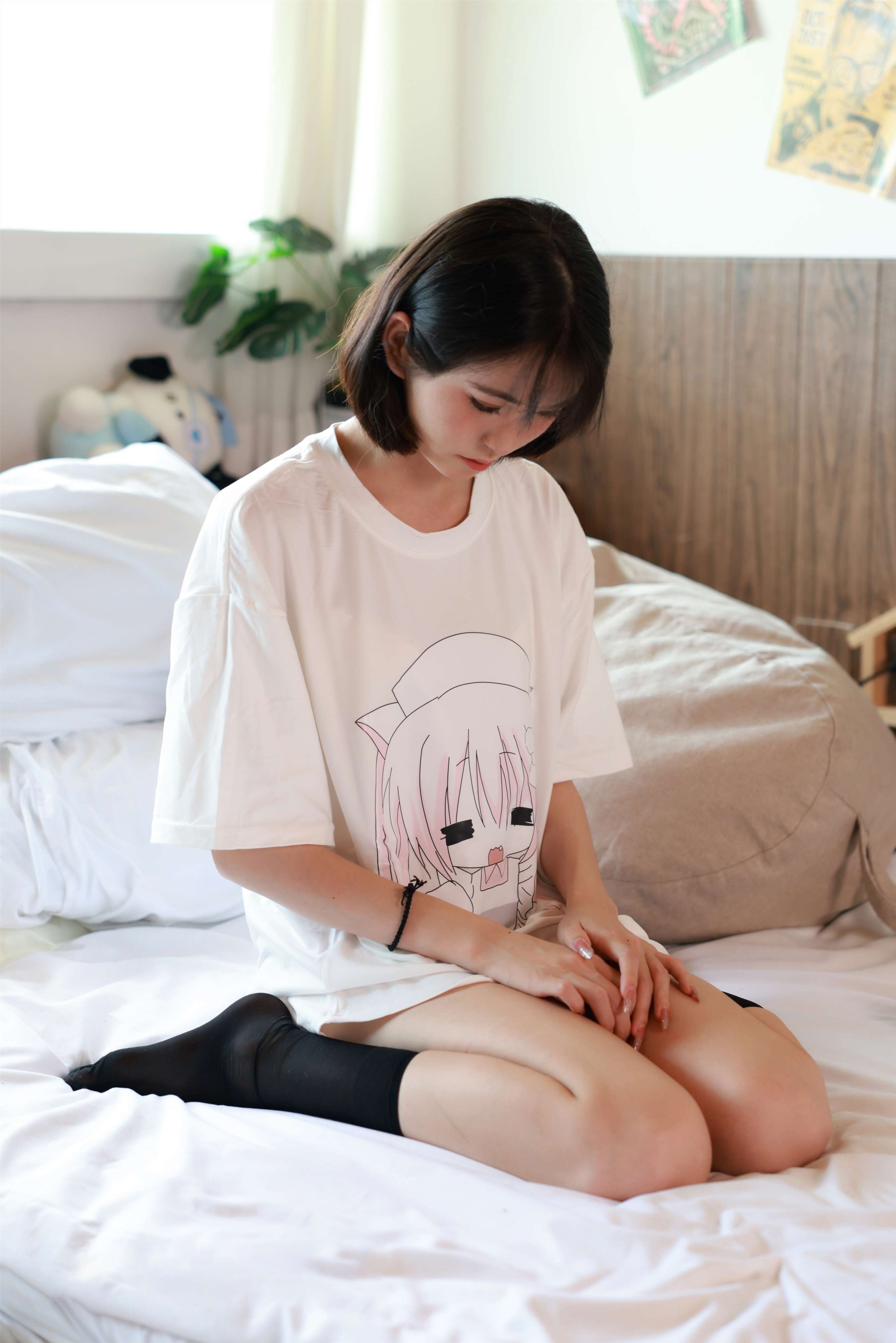 《秋秋 脱黑丝秀嫩足》作品图