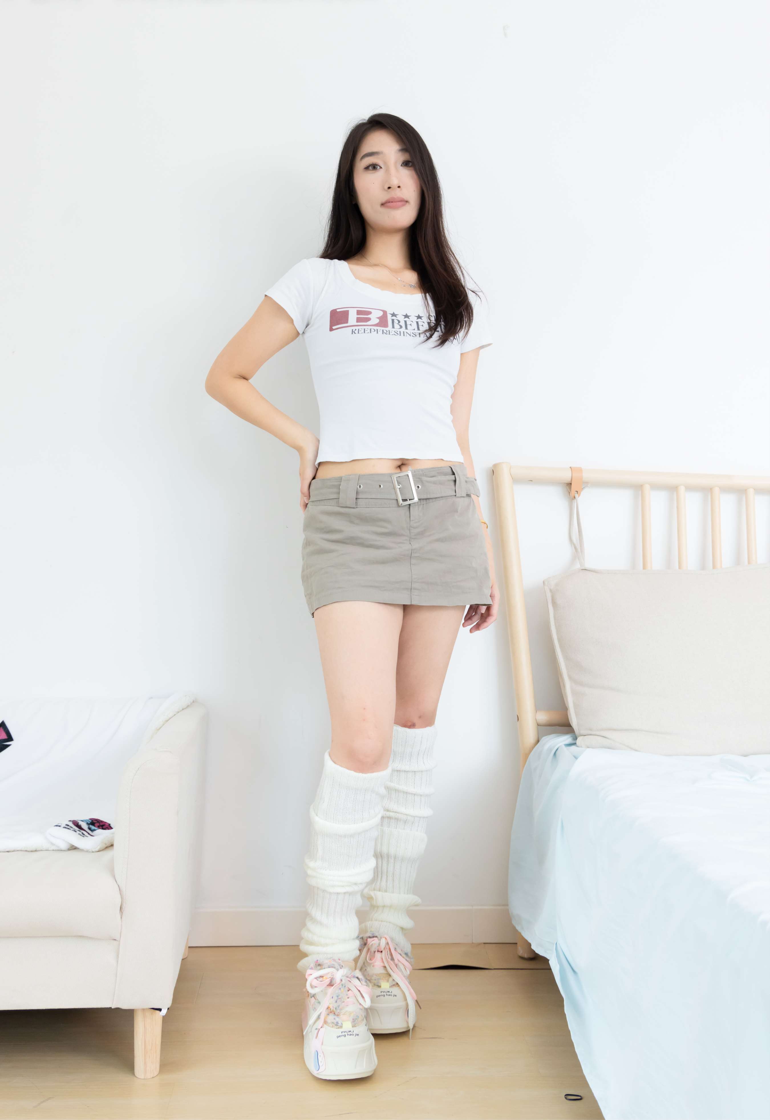 《小野-板鞋、白棉袜、裸足、堆堆袜套》作品图