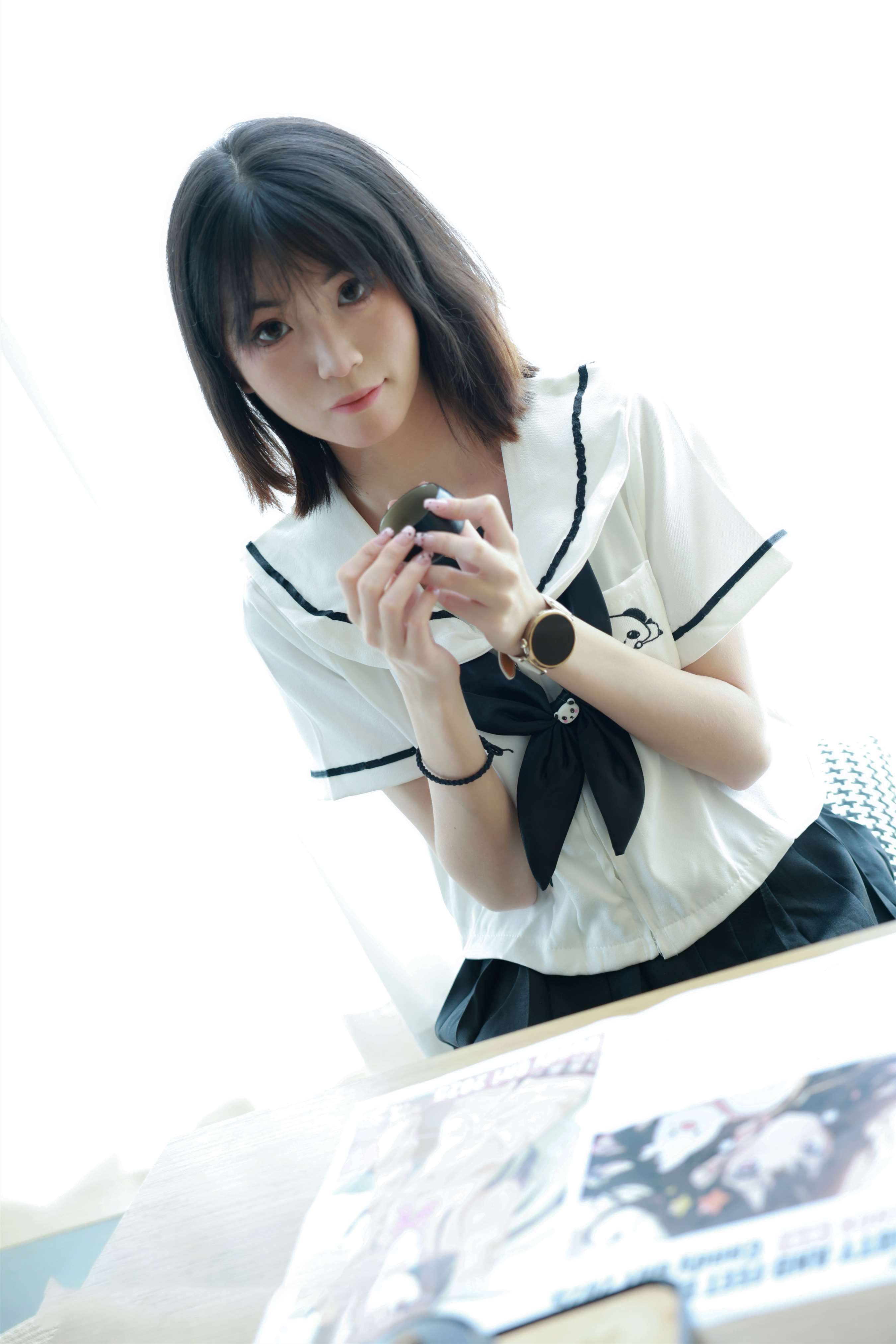 《白袜泡茶》作品图