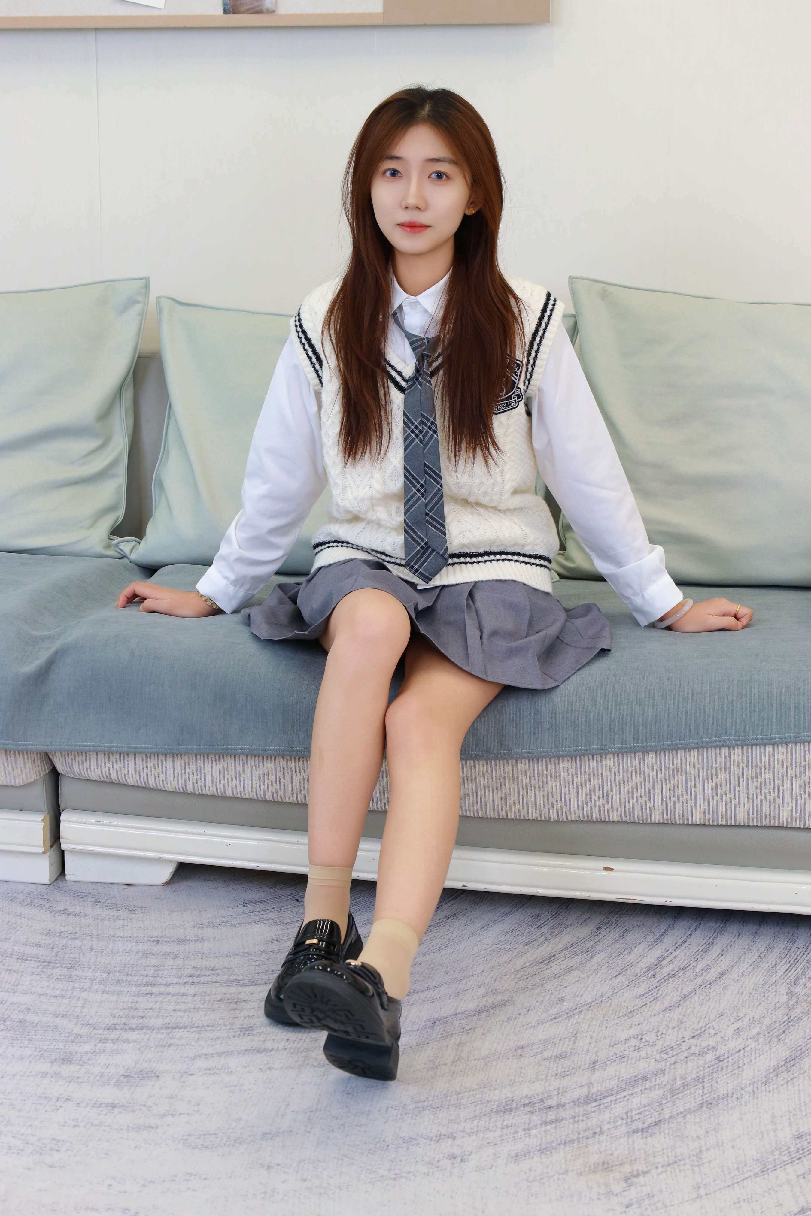 《月月 皮鞋の短丝足》作品图