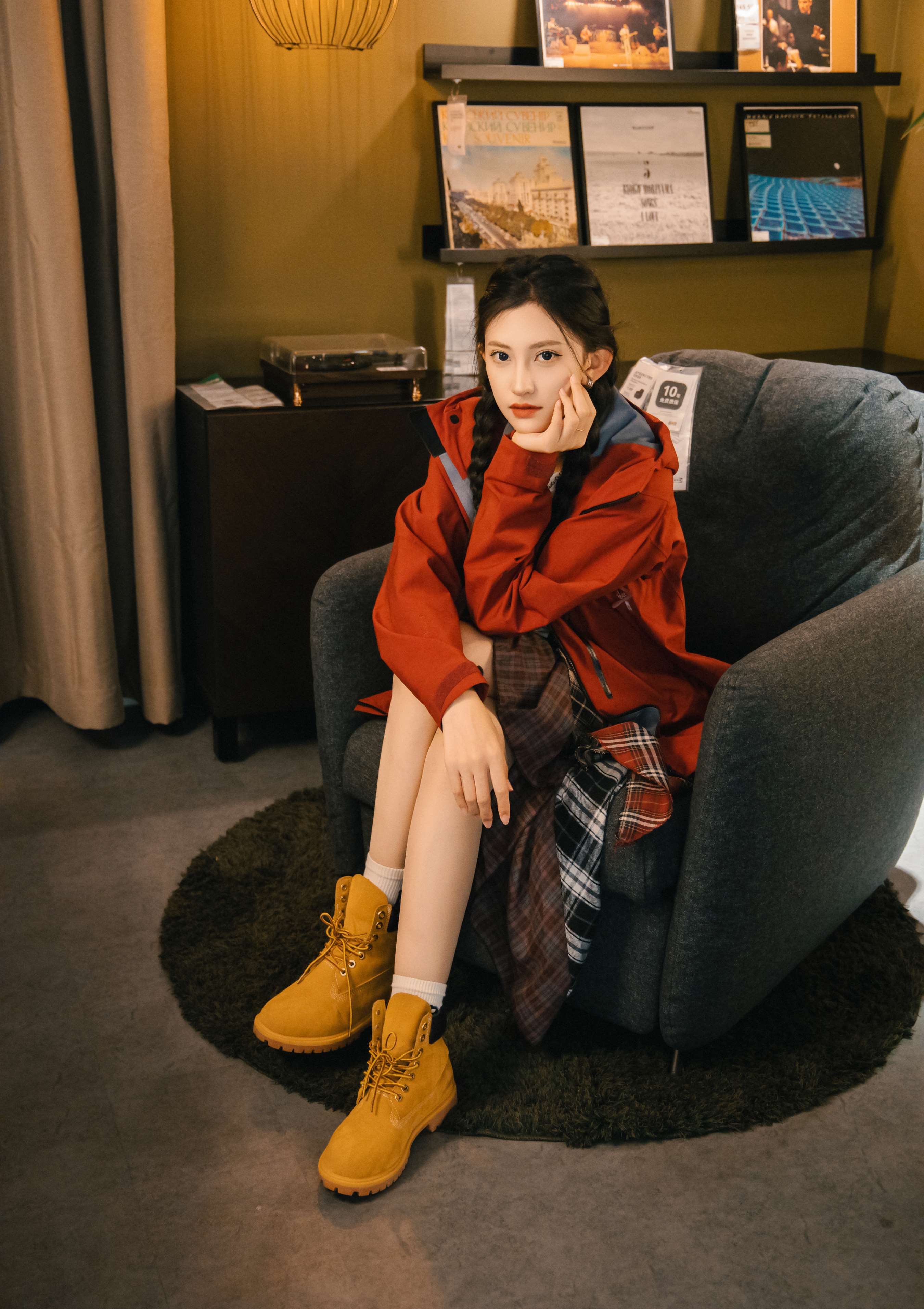 《可乐 马丁靴の棉套丝足》作品图