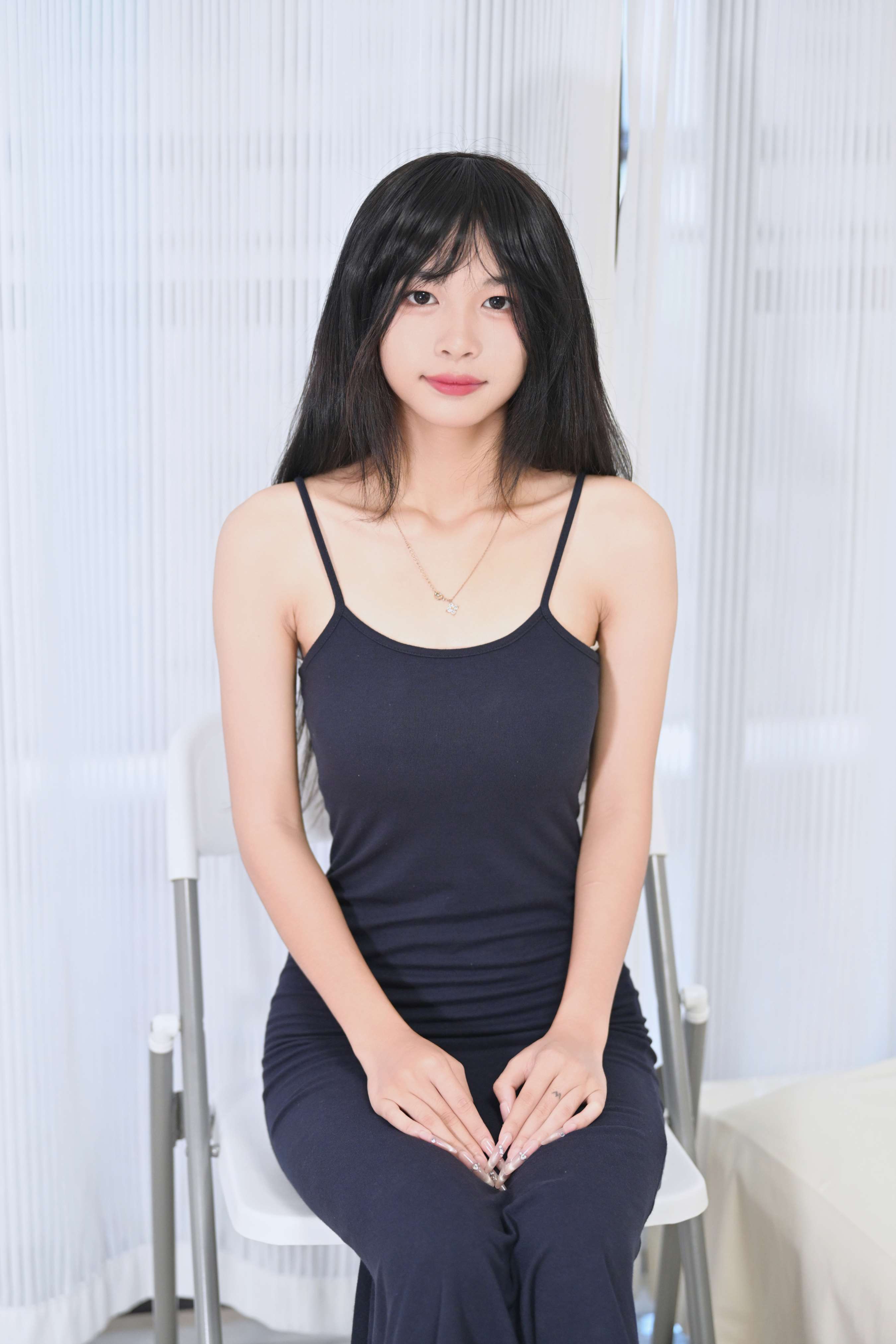 《沅沅 连衣裙の高跟丝足》作品图