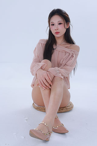 少女平底鞋の薄丝足